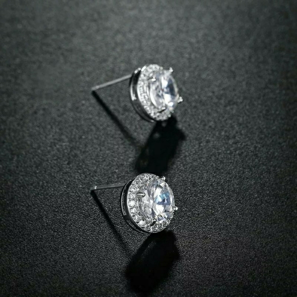 Round Simulated Diamonds Stud Earrings - Picture 5 of 6